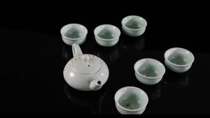 Fish Design Porcelain Chinese Kung Fu Tea Pot Set- 1 Pot 6 Cups-Gift /小套陶瓷鲤鱼7头茶具送礼盒套装