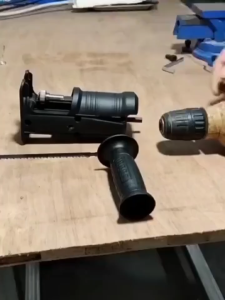 หัวแปลงสว่านเป็นเลื่อยเลื่อยชักใบไฟฟ้าเจาะ To Jig Saw ในครัวเรือน เลื่อยแบบพกพา งานตัดไม้ เครื่องมือช่าง ใบเลื่อย 3 ใบ