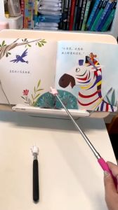 Penunjuk Telescopic Comel Untuk Mengajar Bacaan Pelajar Kanak Kanak Kids Reading Retractable Little Finger Reading Stick Pointer Teaching Stick 伸缩指读棒儿童阅读可伸缩小手指点读教鞭家用指挥教棍读书教棒黑板指认教具 E437
