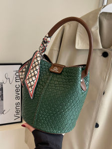 Vintage Stylish Handbag Buckt Bag with Quilted Pattern