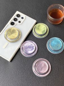 เคสโทรศัพท์มือถือแบบพับได้พร้อมขาตั้งดูดซับแม่เหล็กแบบอัพเกรดพร้อมลายสติกเกอร์สติกเกอร์อิมแพ็คสไตล์อินส์สำหรับผู้หญิง