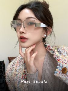 แว่นกันแดดทรงสี่เหลี่ยมสีเงินสไตล์เกาหลีสำหรับผู้หญิงในฤดูร้อนปี 2025 แว่นกันแดดทรงกลมขนาดเล็กที่ทำให้หน้าดูเล็กระดับไฮเอนด์