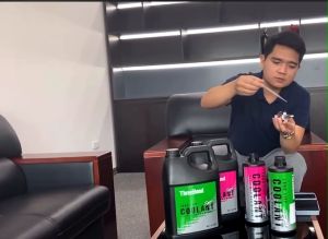 Nước Làm Mát Động Cơ ThreeBond Long Life Coolant 1L (2 màu công dụng như nhau)
