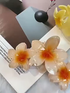 Jepit rambut bunga kamboja 3 bunga Hawaii penangkap plumeria besar aksesori rambut klip hiu rambut belakang