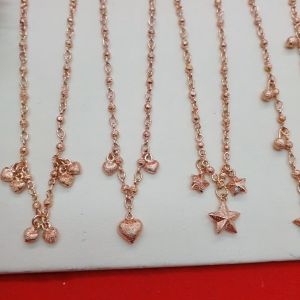 สร้อยคอนากห้อยระย้า คละแบบ ความ 16 นิ้ว ทำจากทองเหลือง สร้างดูแลได้ทุกโอกาส ไม่ลอก ไม่ดำใส่อาบน้ำ รูปถ่ายจากสินค้าจริง