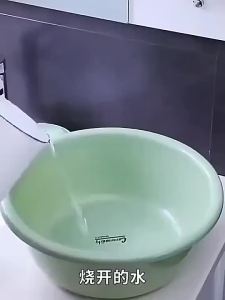 SG local sendbuy 2 get 1 free 300g stain remover clothes fabric stain color remover laundry detergent powder mildew stains original bleach powder strong strong decontamination wa