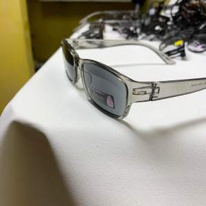 Tersedia kacamata Baca kacamata rabundekat untuk pria dan wantita ukuran tersedia dari (+0.50-4.00) free box dan lap kaca