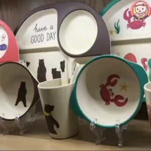 ถาดหลุมเด็ก ชามทานข้าวเด็ก ลายรถ4แบบ ชามข้าวเด็ก สําหรับเด็กผู้ชาย ถาดกินข้าวเด็ก 3หลุม พร้อนช้อน