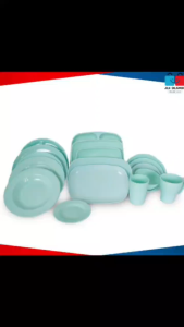 ROUND SQUARE and RECTANGULAR PLATE REUSABLE Wave design plastic dinner plates w/cups MINT COLOR.