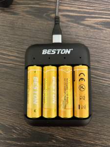 Combo Pin beston Li-ion AA 1.5V 3600mWh + bộ sạc (mẫu mới)