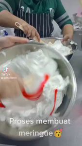 [Meringue Kisses In  Jumbo Bottle - Unicorn Flavour  (Estimate 180- 200 pcs/Bottle)