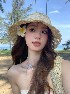 Women's Straw Hat with Lace Bow: Perfect Summer Sun Protection