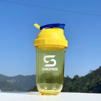 Portable Sports Plastic Water Cup with Stirring Ball for Milkshake Handheld Shaker Cup Customizable Logo round Cylinder Cup