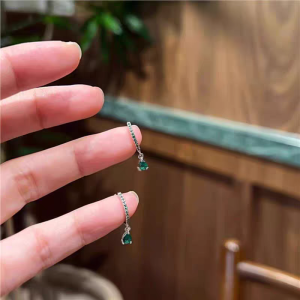 ต่างหูห้อยรูปหยดน้ำสีดำ ประดับเพชรเซอร์โคเนีย ดีไซน์เรียบง่าย หรูหรา สำหรับผู้หญิง ต่างหูห้อยแบบหัวเข็มขัด