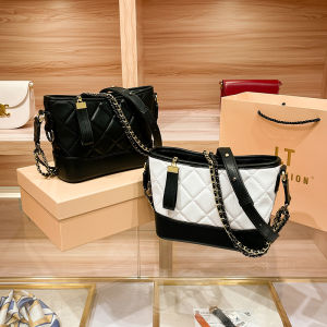 Hong Kong Genuine Leather Small Diamond Grid Chain Bag Womens High-End Single Shoulder Wanderlust Bucket Bag New 2024