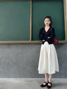 เสื้อสเวตเตอร์ถักคอวีสีดำ สำหรับผู้หญิง ฤดูใบไม้ร่วง/ฤดูหนาว เสื้อคลุมกันหนาว แฟชั่น แขนยาว ปกติ ปกติ ปกติ