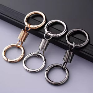 พวงกุญแจคาราบิเนอร์เข็มขัดแหวนวงกลมหัวเข็มขัดยืดหดได้สปริงโลหะแขวนพวงกุญแจสายเกี่ยวรัดของ