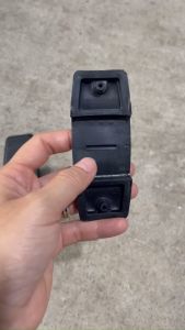 Bản lề vali Samso.nite dùng thay thế cho bản lề cũ bị đứt gẫy dễ dàng thay thế tại nhà