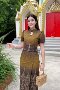 ชุดผ้าไทย ชุดแยย2ชิ้น ผ้าถุงป้ายซิบข้าง เสื้อคอจีนซิบหลังผ้าฝ้ายพิมพ์ทองอัดกาวทั้งชุด