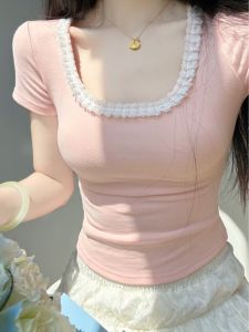 LUOFEN | เสื้อยืดแขนสั้นคอเหลี่ยมลูกไม้ Pure Desire สำหรับผู้หญิง ฤดูร้อน 2025 เสื้อแขนสั้นทรงเข้ารูปเข้ารูปสไตล์บัลเล่ต์ ปกติ เสื้อผ้าทำงาน