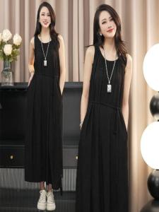 Elegant Black French Style Dress 2025 New Arrival Gown with Sash Thin Material Pleated Design Waist Cinching Vest Long Dress