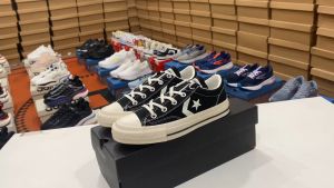 CV One Star CX-PRO รูปลักษณ์ ดำ สีช่วยเสริมความรู้สึกถึงความสมดุล สำหรับผู้ชายและผู้หญิง กล่องมีกล่อง