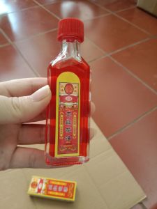 2 chai dầu nóng Hoa Hồng -HK giảm đau nhức cơ xương khớptan bầm tím sung đau do chấn thương