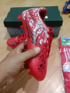 Paket Komplit Sepatu Bola & Kaos Kaki Anak Usia 6-10 Tahun