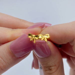 WENG KWONG 916 Gold Trendy Honeycomb Ribbon Earrings (3E2892)