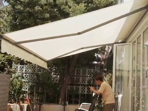 Foldable retractable awning windproof and sun-proof canopy outdoor rainproof sunshade attractive commercial awning affordable suitable for home gardens and balconies