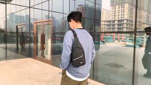 Túi đeo chéo sang trọng ĐC65 - KÉO ĐỨNG đen - xanh vải dầy vải trượt nước { HÀN QUỐC}