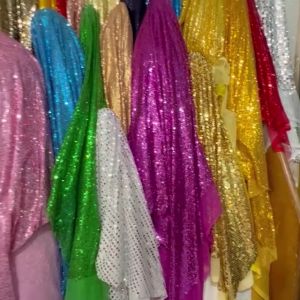 ผ้าเลื่อม ผ้าเลื่อม ผ้าเลื่อมเกล็ดปลา พาหุรัด สำเพ็ง ผ้าเลื่อมไล่สี ผ้าเลื่อมกระจก ผ้าตัดชูดแฟนซี ผ้าตัดชูดแดนเซอร์ สีปักแน่น