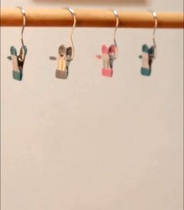 1 แพ็ค/10ชิ้น ไม้แขวนเสื้อสแตนเลสอเนกประสงค์พร้อมคลิปหนีบ คลิปหนีบเสื้อผ้า ถุงเท้า ผ้าเช็ดตัว หมวก คลิปจัดเก็บกันลื่นคลิป