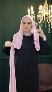 Houndstooth Pleated Shawl