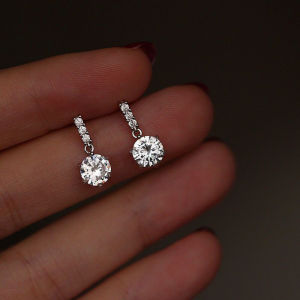 ต่างหูจี้แฟชั่นคริสตัลเงินต่างหูเพทายคลาสสิก