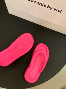 Womens Thick Heel Sandals Summer Outdoor Beach Slip-On Soft Bottom Sensation Flat Heel Korean Style Pure Color Rubber Sole