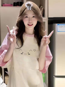 เสื้อยืดแขนสั้นผ้าฝ้ายแท้สีชมพูสไตล์วิทยาลัย เสื้อยืดหลวมๆ สำหรับเด็กผู้หญิงและเยาวชน ฤดูร้อน แขนสั้น ปกติ