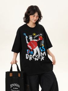 T-Shirt Wanita Hitam Lengan Pendek - Motif Kartun Unik & Huruf Kekinian Katun Es Tipis Premium 2025 Desain Vintage Amerika Oversize Nyaman Baju Sweet & Spicy Kerah Bulat Slim Fit Tren Versatil Gaya Internasional Santai & Serbaguna Ukuran Besar