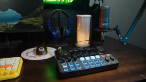 [FREE TWS]KOORFLY KF04 Real time Sound Card Streaming Audio Interface Mixer cocok untuk 48V Microphone Recorder Bluetooth ASMR Guitar PC/Phone