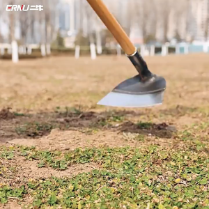 จอบกำจัดวัชพืช จอบอเนกประสงค์ ใช้ถากหญ้า และพรวนดิน ขอบหนา คม แถมไม้ติดมาด้วย จอบสวนผัก ถากหญ้า