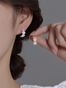 925 Sterling Silver Enameled Flower Design Luxury Lightweight Earrings