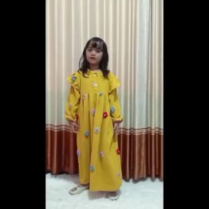 Gamis Crinkle Pompom Anak Perempuan Usia 3-8 Tahun