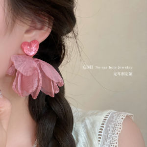ต่างหูแบบไม่เจาะรูดอกไม้สีชมพูสไตล์วันหยุดสำหรับผู้หญิง ฤดูใบไม้ร่วง/ฤดูหนาว เครื่องประดับหูระดับไฮเอนด์ที่สวยงาม