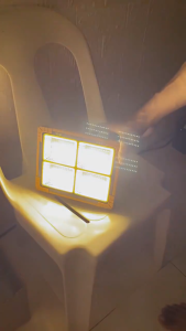 【เบอร์ใหญ่】4000W 7000W ไฟฉุกเฉิน สปอตไลท์พกพา ไฟพกพาอเนกประสง Solar floodlight ไฟฉุกเฉินในบ้าน กันน้ำ กันฟ้าผ่า ไฟฉายชาร์จไฟ สปอตไลท์พกพา โซล่าเซลล์ สว่างมาก