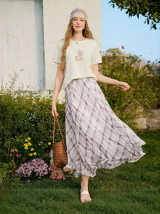 XIANGYING | Irregular Purple Check Pattern Semi Skirt Summer 2026