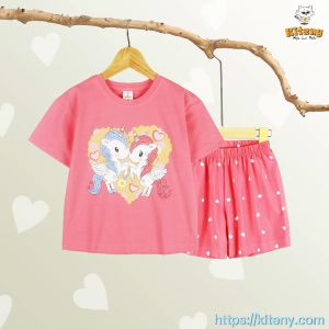 Bộ tay ngắn Kiteny bé gái có size từ 11 - 35 kg in hoạ tiết ngộ nghĩnh chất liệu cotton 4 chiều.