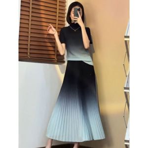 Nova quality⭐ One person one pleat ⭐Age-reducing Miyake pleated pleated suit with gradual color change womens summer slimming half skirt big swing two-piece set