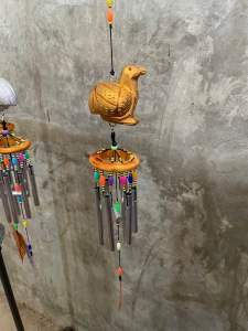 โมบายนกคุ้ม ทำจากไม้สัก ตัวนกสูงประมาณ3นิ้ว กันภัย ทางสามแพร่ง มุมตึก เสาไฟ คุ้มครอง เรียกทรัพย์ ร่ำรวย