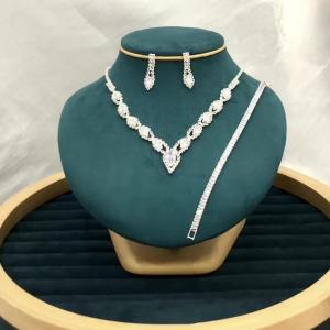 Womens Fashionable Rhinestone Sparkling Earrings Necklace Bracelet Ring Jewelry Set Wedding Banquet Party Holiday Gift