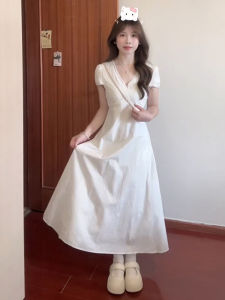 WNVSI | ชุดเดรสคอวีสีขาวสไตล์ฝรั่งเศสสำหรับผู้หญิง ฤดูร้อน 2025 ชุดเดรสยาวเอวสูงทรงเอคอวีสีขาว ชุดเดรสยาวทรงเอเอวสูง